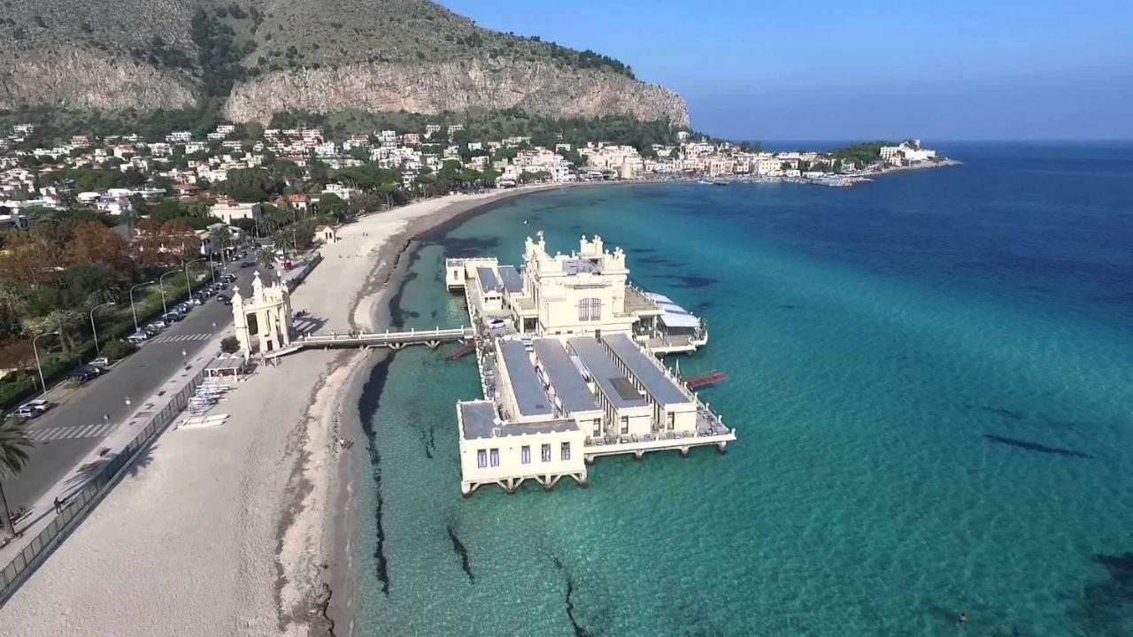 Green House Beach Hotel Мондело Екстериор снимка