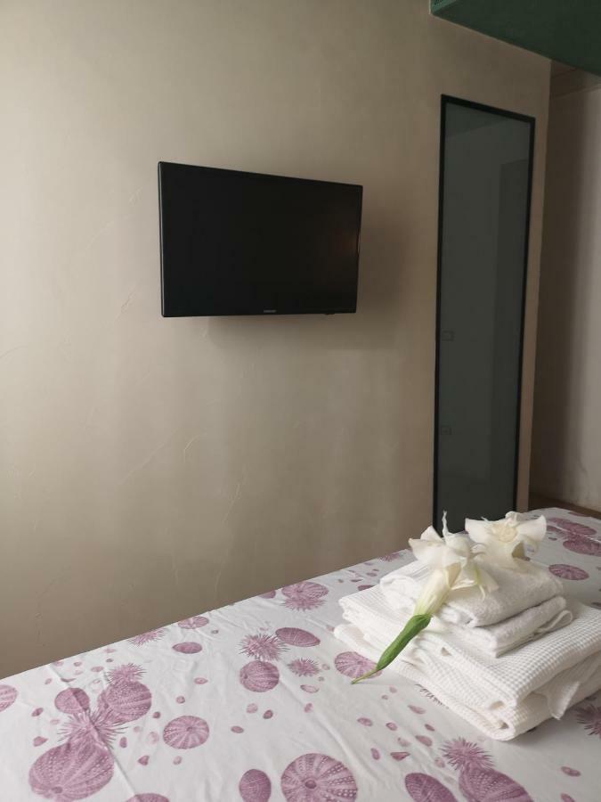 Green House Beach Hotel Мондело Екстериор снимка